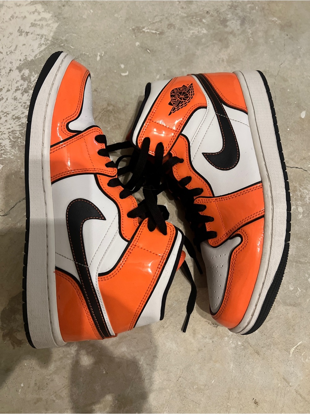 Air Jordan 1 Mid SE Orange/White/Black Retro Sneakers